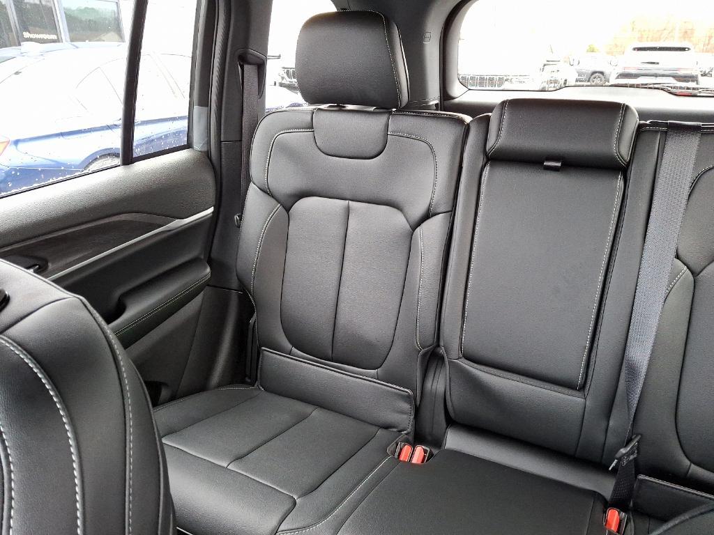 new 2025 Jeep Grand Cherokee car, priced at $49,094