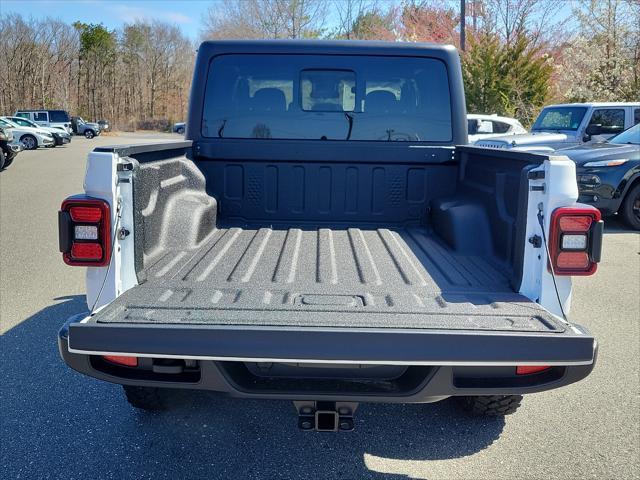 new 2024 Jeep Gladiator car