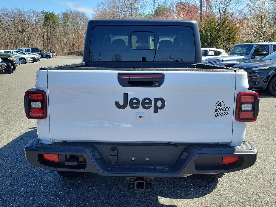 new 2024 Jeep Gladiator car