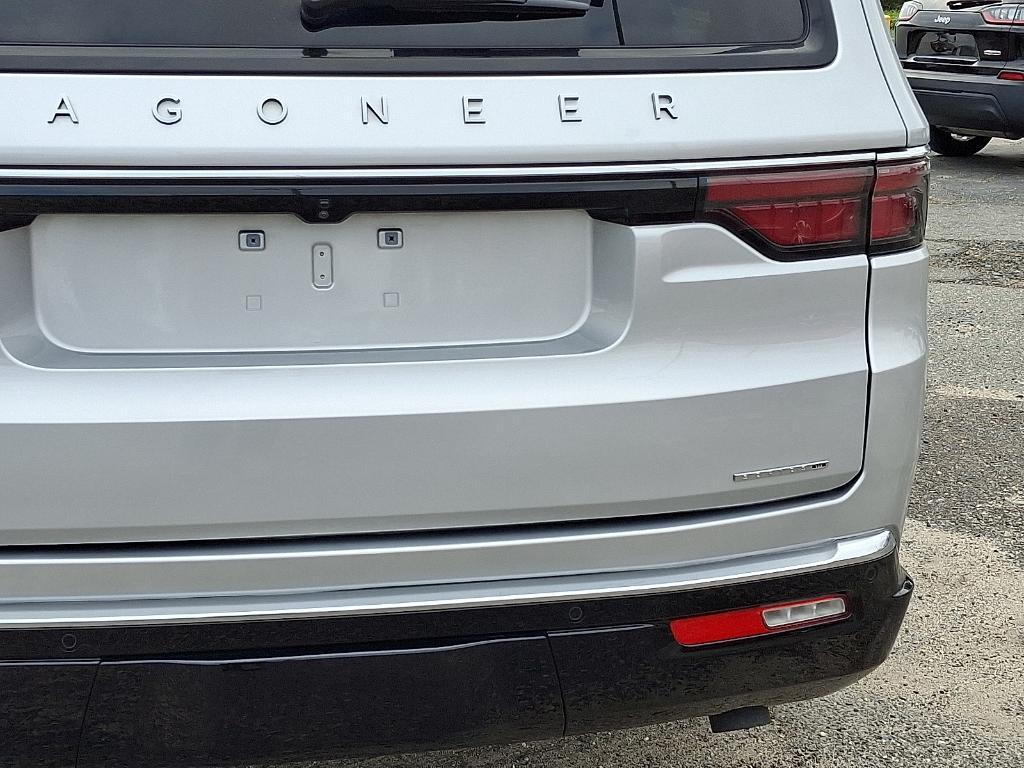 used 2024 Jeep Wagoneer L car, priced at $52,987