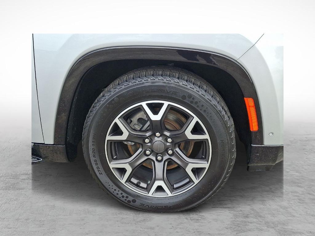 used 2024 Jeep Wagoneer L car, priced at $52,987