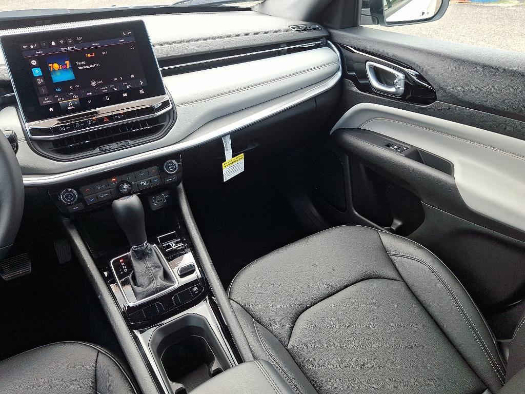 new 2025 Jeep Compass car, priced at $33,497