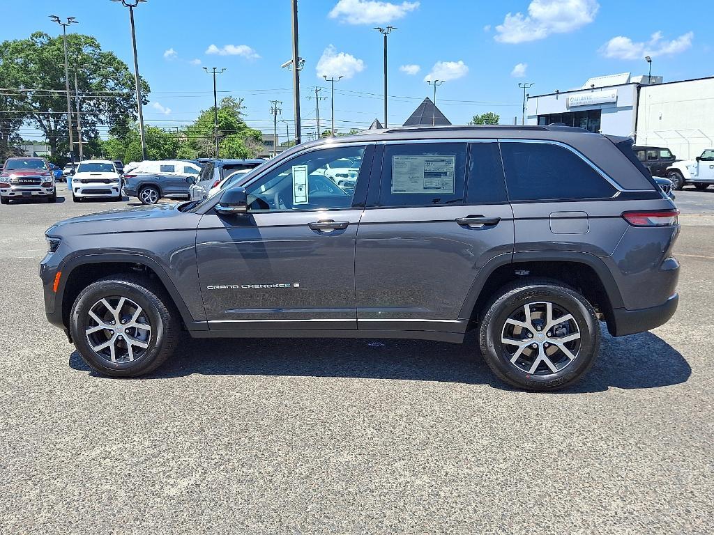 new 2025 Jeep Grand Cherokee car, priced at $49,609