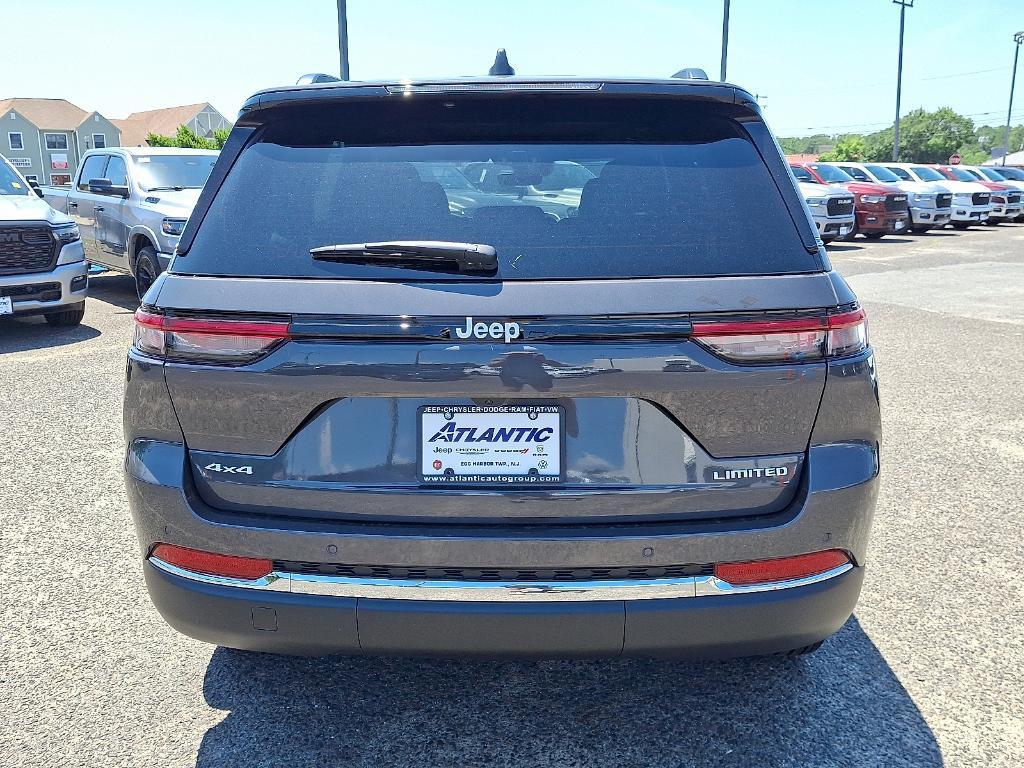 new 2025 Jeep Grand Cherokee car, priced at $49,609