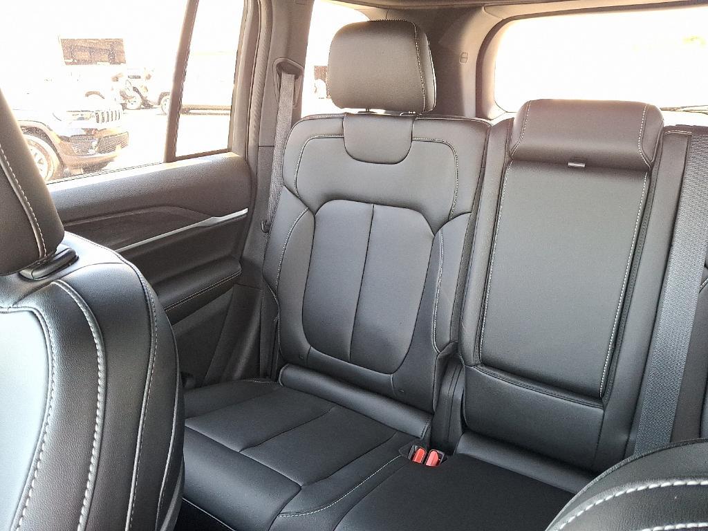 new 2025 Jeep Grand Cherokee car, priced at $49,609