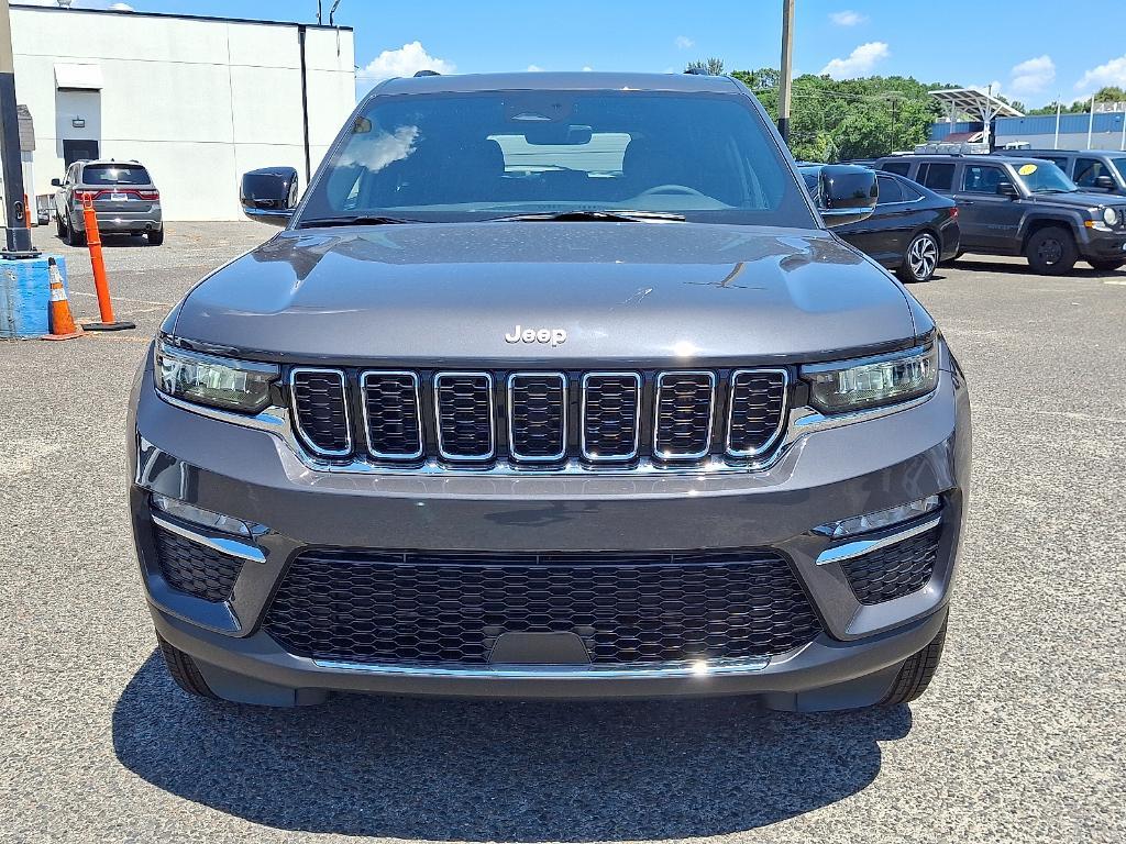 new 2025 Jeep Grand Cherokee car, priced at $49,609