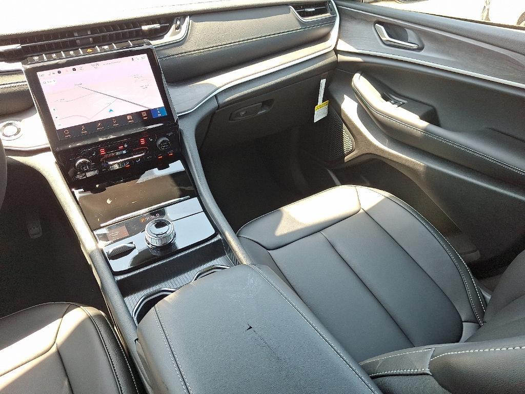 new 2025 Jeep Grand Cherokee car, priced at $49,609