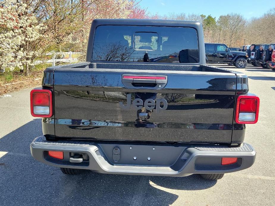 new 2024 Jeep Gladiator car