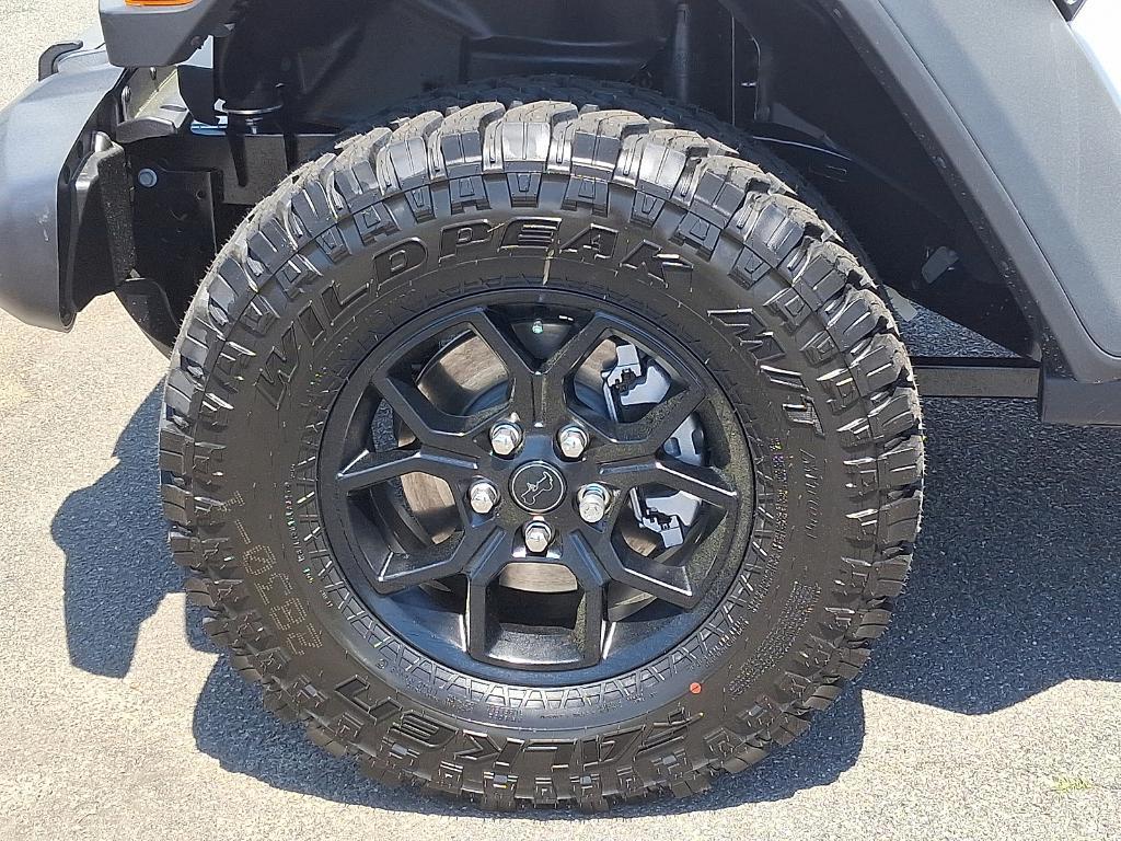 new 2025 Jeep Wrangler car, priced at $50,636