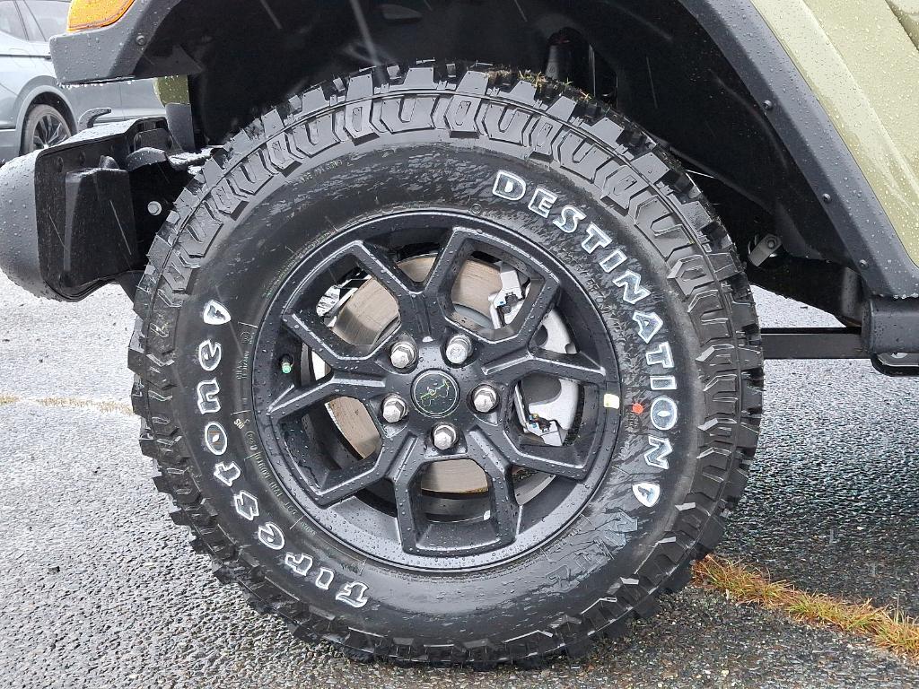 new 2025 Jeep Gladiator car, priced at $47,289