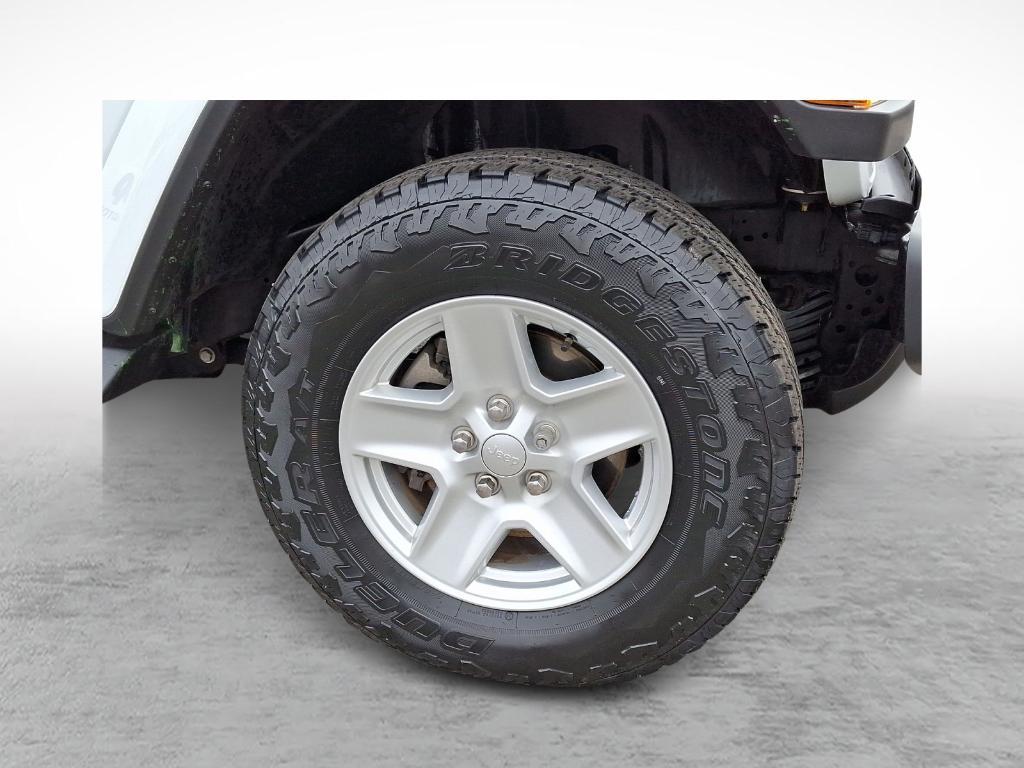 used 2021 Jeep Gladiator car, priced at $36,690