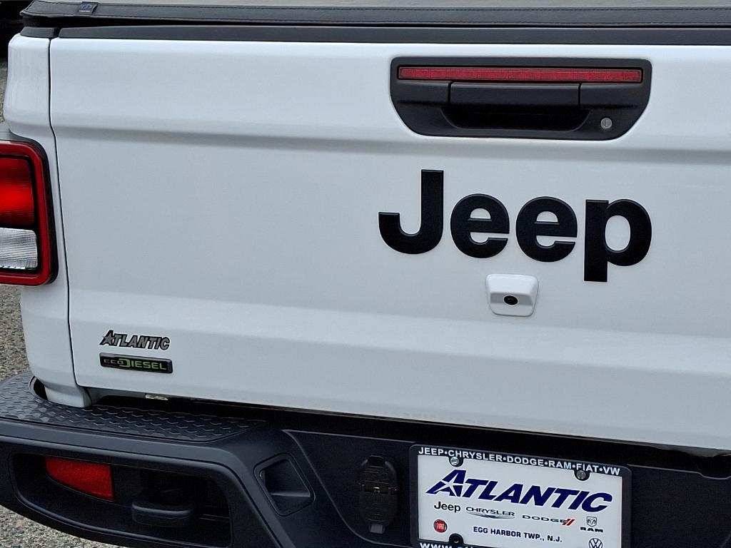used 2021 Jeep Gladiator car, priced at $36,690