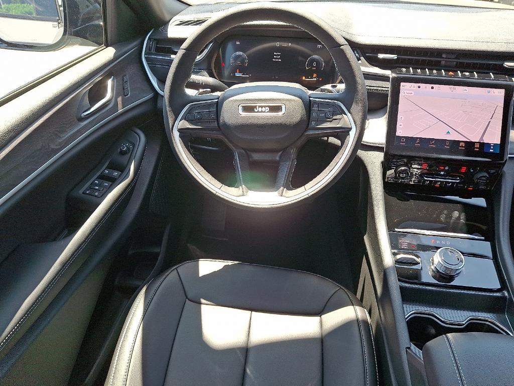 new 2025 Jeep Grand Cherokee car, priced at $50,981