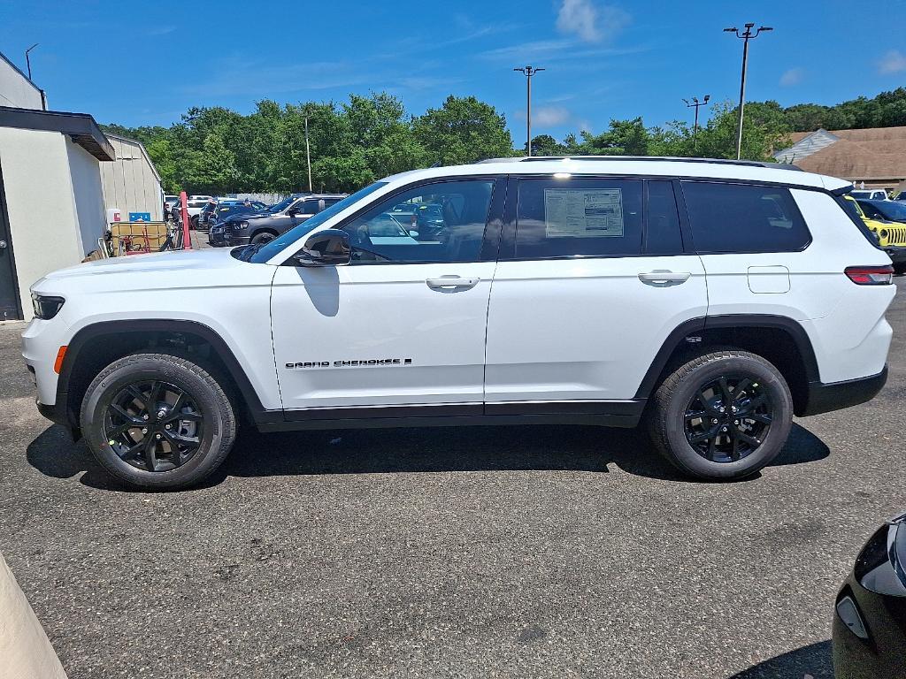 new 2025 Jeep Grand Cherokee L car, priced at $47,734