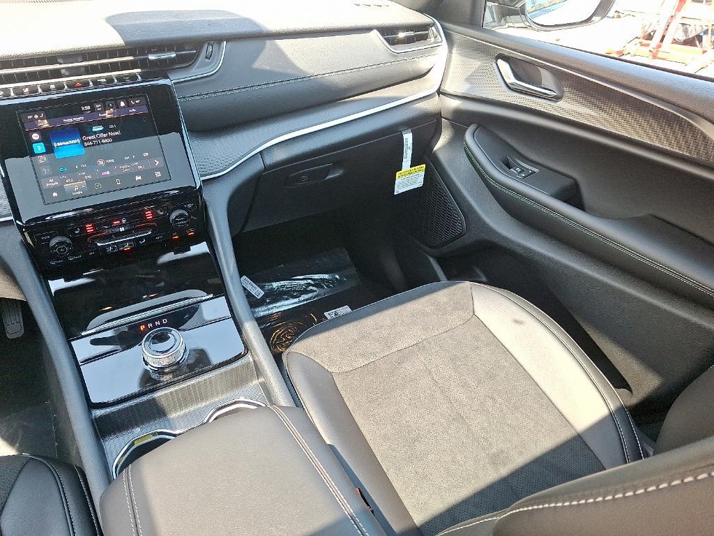 new 2025 Jeep Grand Cherokee L car, priced at $47,734