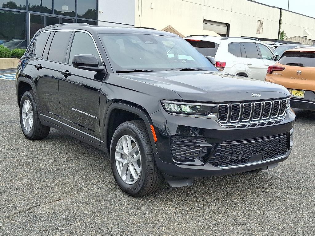 new 2025 Jeep Grand Cherokee car, priced at $40,724
