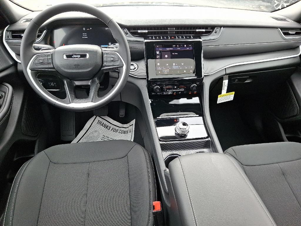 new 2025 Jeep Grand Cherokee car, priced at $40,724