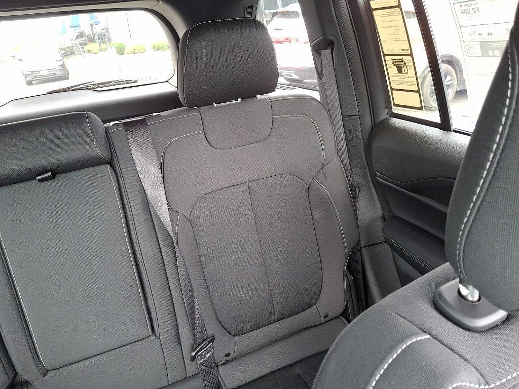 new 2025 Jeep Grand Cherokee car, priced at $40,724