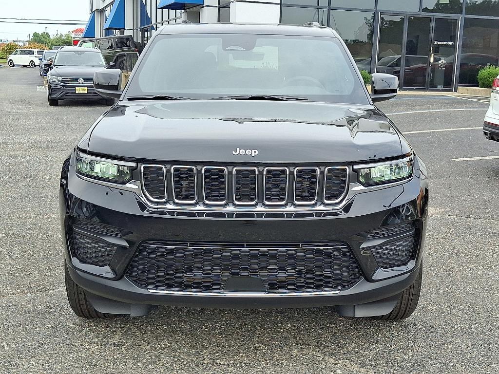 new 2025 Jeep Grand Cherokee car, priced at $40,724