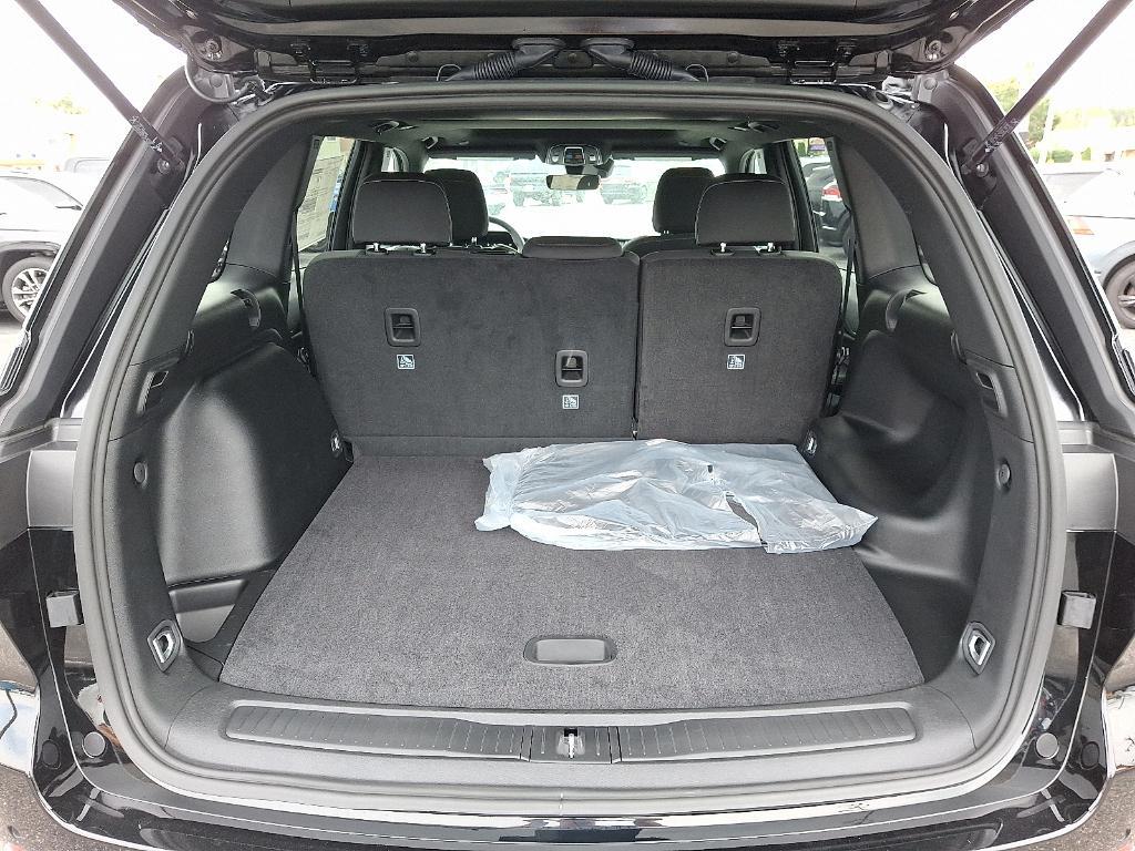 new 2025 Jeep Grand Cherokee car, priced at $40,724