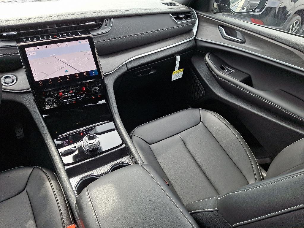 new 2025 Jeep Grand Cherokee L car, priced at $53,684