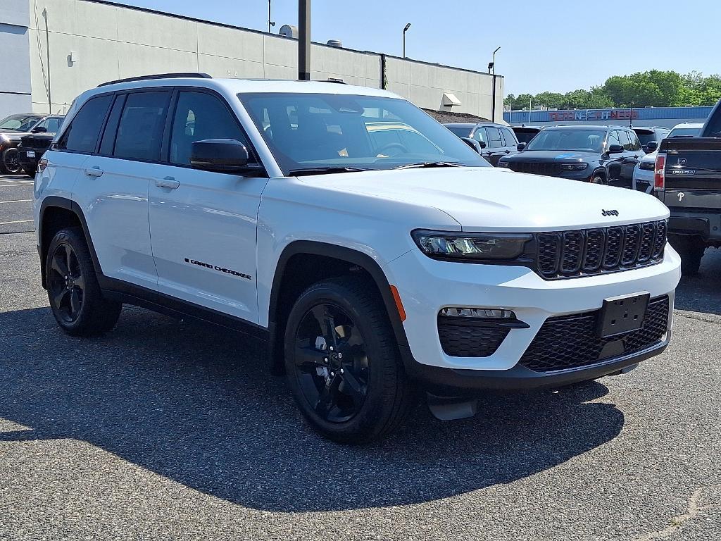 new 2025 Jeep Grand Cherokee car, priced at $52,164
