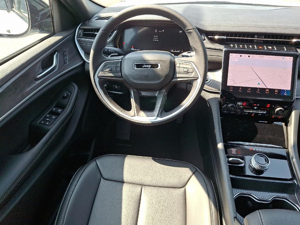new 2025 Jeep Grand Cherokee car, priced at $52,164