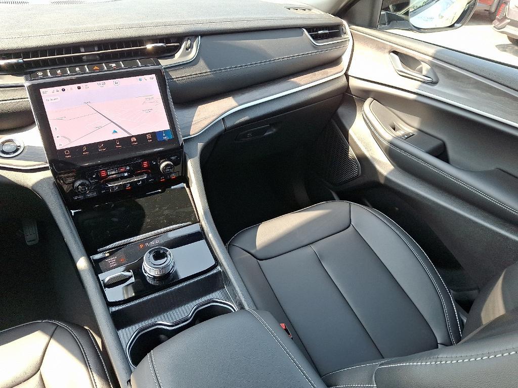 new 2025 Jeep Grand Cherokee car, priced at $52,164