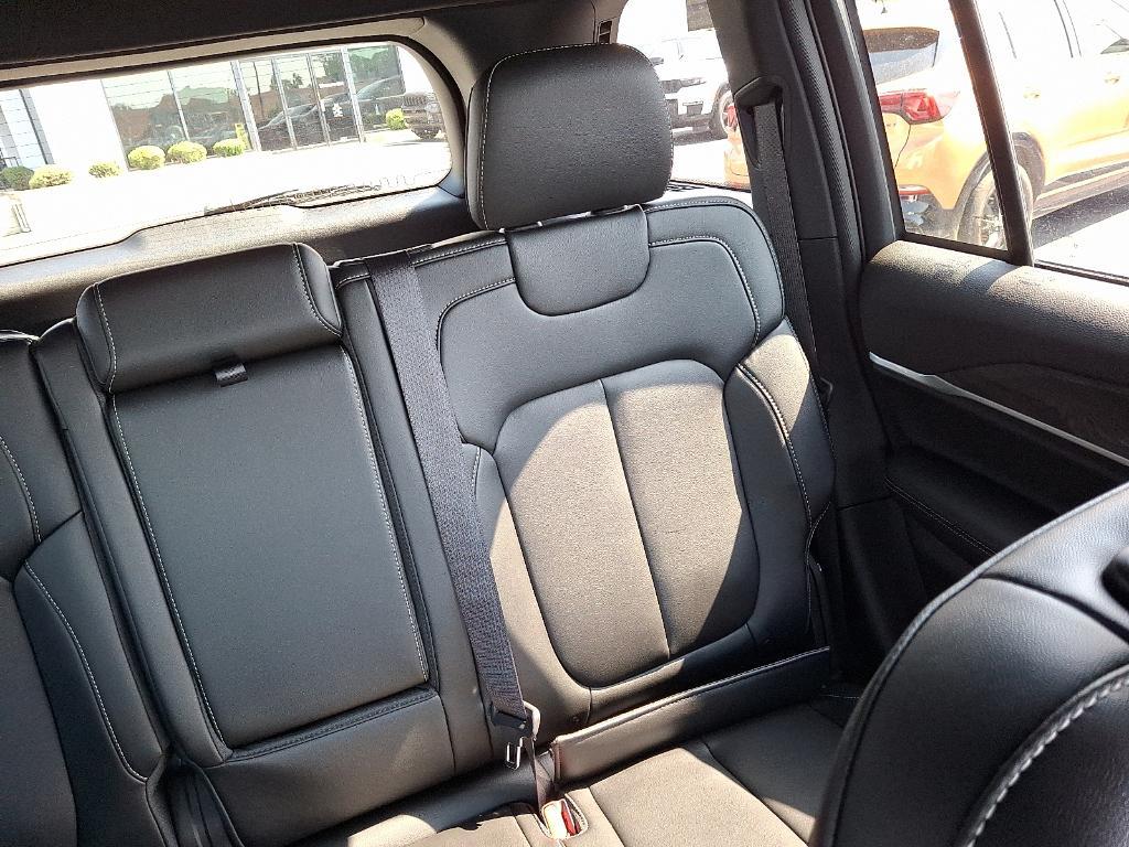 new 2025 Jeep Grand Cherokee car, priced at $52,164