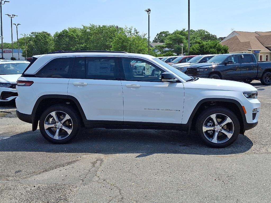 new 2025 Jeep Grand Cherokee car, priced at $54,834