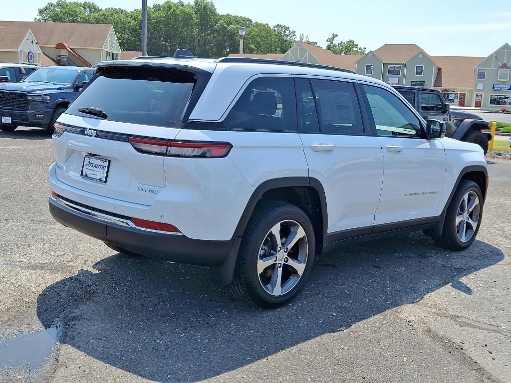 new 2025 Jeep Grand Cherokee car, priced at $54,834