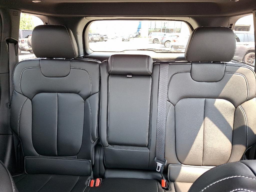 new 2025 Jeep Grand Cherokee car, priced at $54,834
