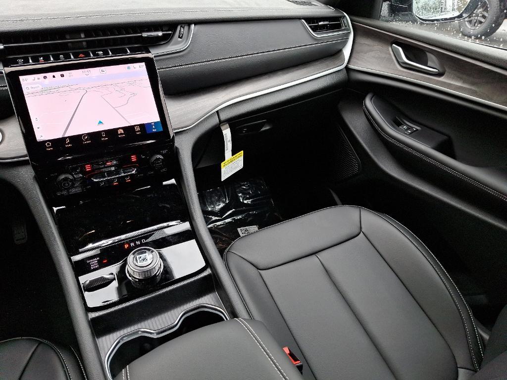new 2025 Jeep Grand Cherokee car, priced at $47,273