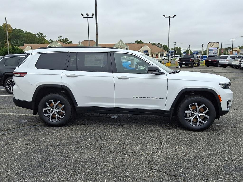 new 2025 Jeep Grand Cherokee L car, priced at $50,789