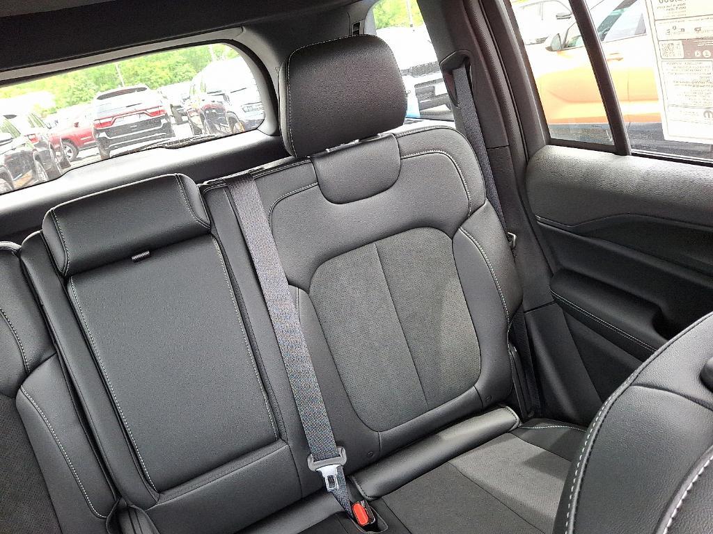 new 2025 Jeep Grand Cherokee car, priced at $43,309