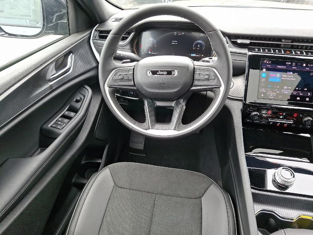 new 2025 Jeep Grand Cherokee car, priced at $43,309