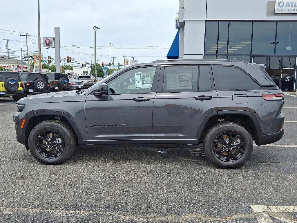 new 2025 Jeep Grand Cherokee car, priced at $43,309