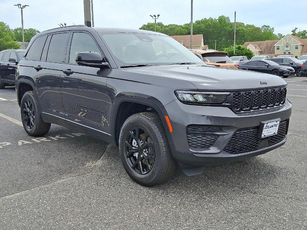 new 2025 Jeep Grand Cherokee car, priced at $43,309