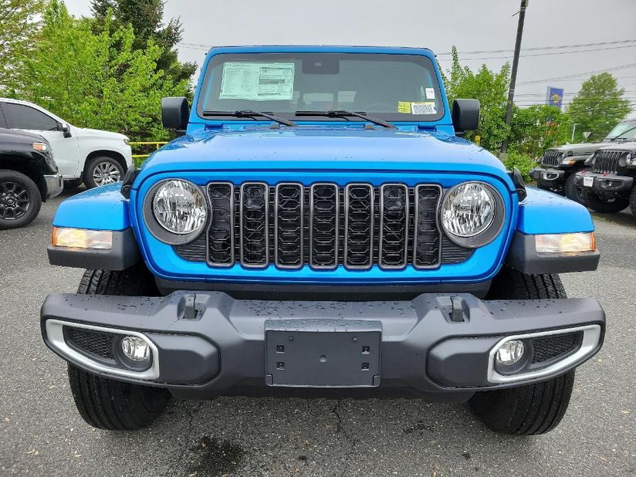 new 2024 Jeep Gladiator car