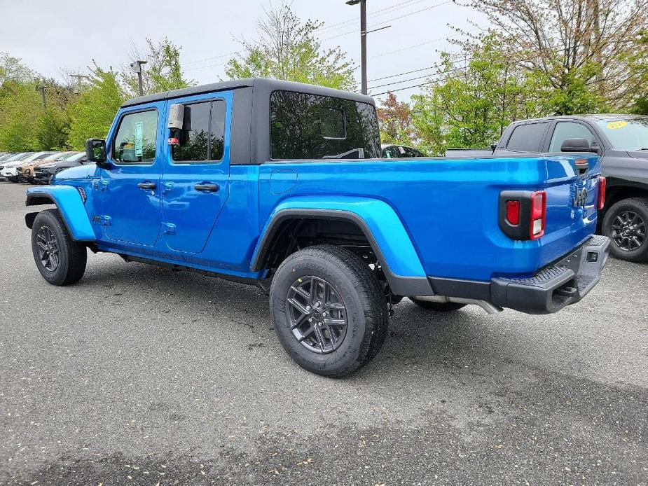 new 2024 Jeep Gladiator car