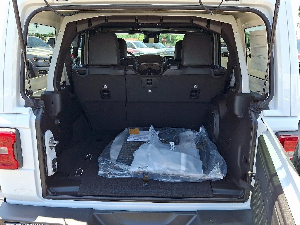 new 2025 Jeep Wrangler car, priced at $60,809