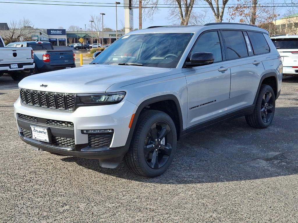 new 2024 Jeep Grand Cherokee L car, priced at $49,234