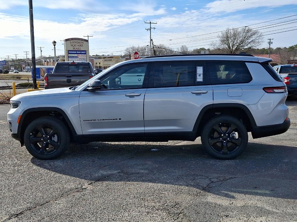 new 2024 Jeep Grand Cherokee L car, priced at $49,234