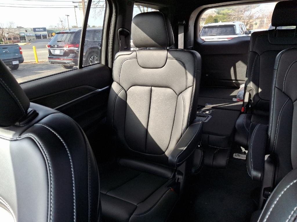 new 2024 Jeep Grand Cherokee L car, priced at $49,234