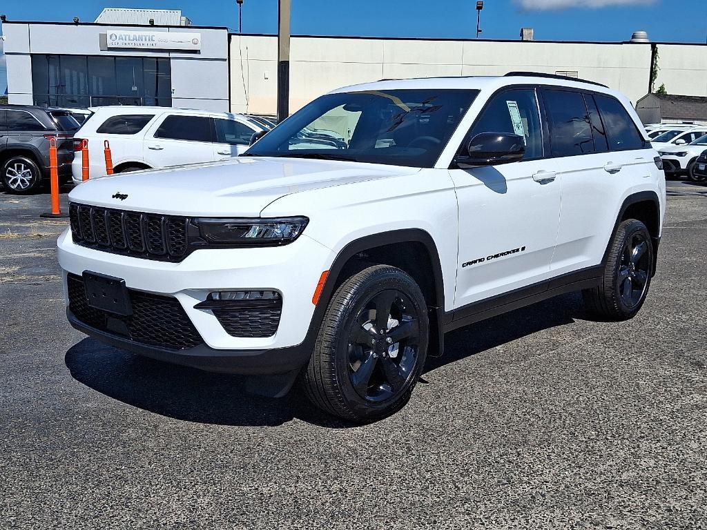 new 2025 Jeep Grand Cherokee car, priced at $50,914