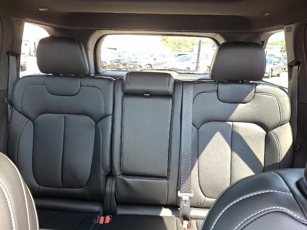 new 2025 Jeep Grand Cherokee car, priced at $50,914
