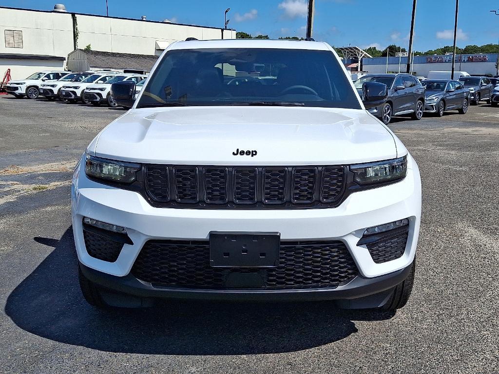new 2025 Jeep Grand Cherokee car, priced at $50,914
