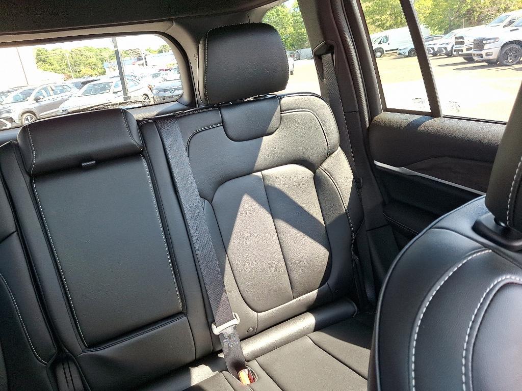 new 2025 Jeep Grand Cherokee car, priced at $50,914