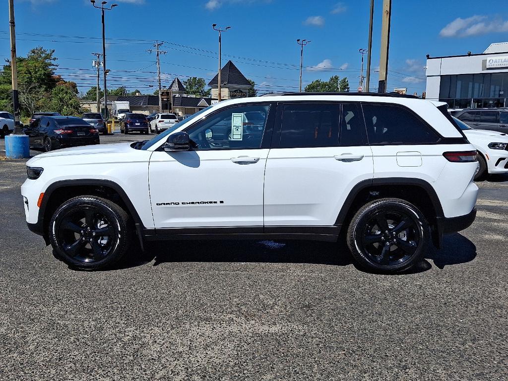 new 2025 Jeep Grand Cherokee car, priced at $50,914
