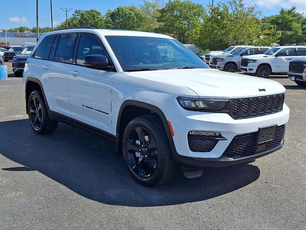 new 2025 Jeep Grand Cherokee car, priced at $50,914